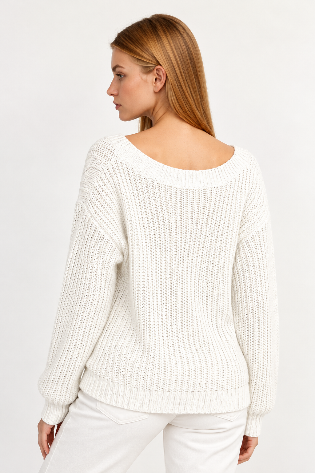 Classic Cable-Knit V-Neck Sweater - FELLAURA
