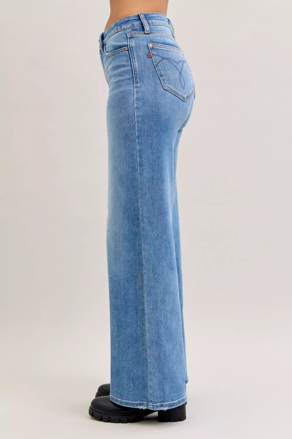 Judy Blue Mid Rise Retro Wide Leg Jeans - FELLAURA