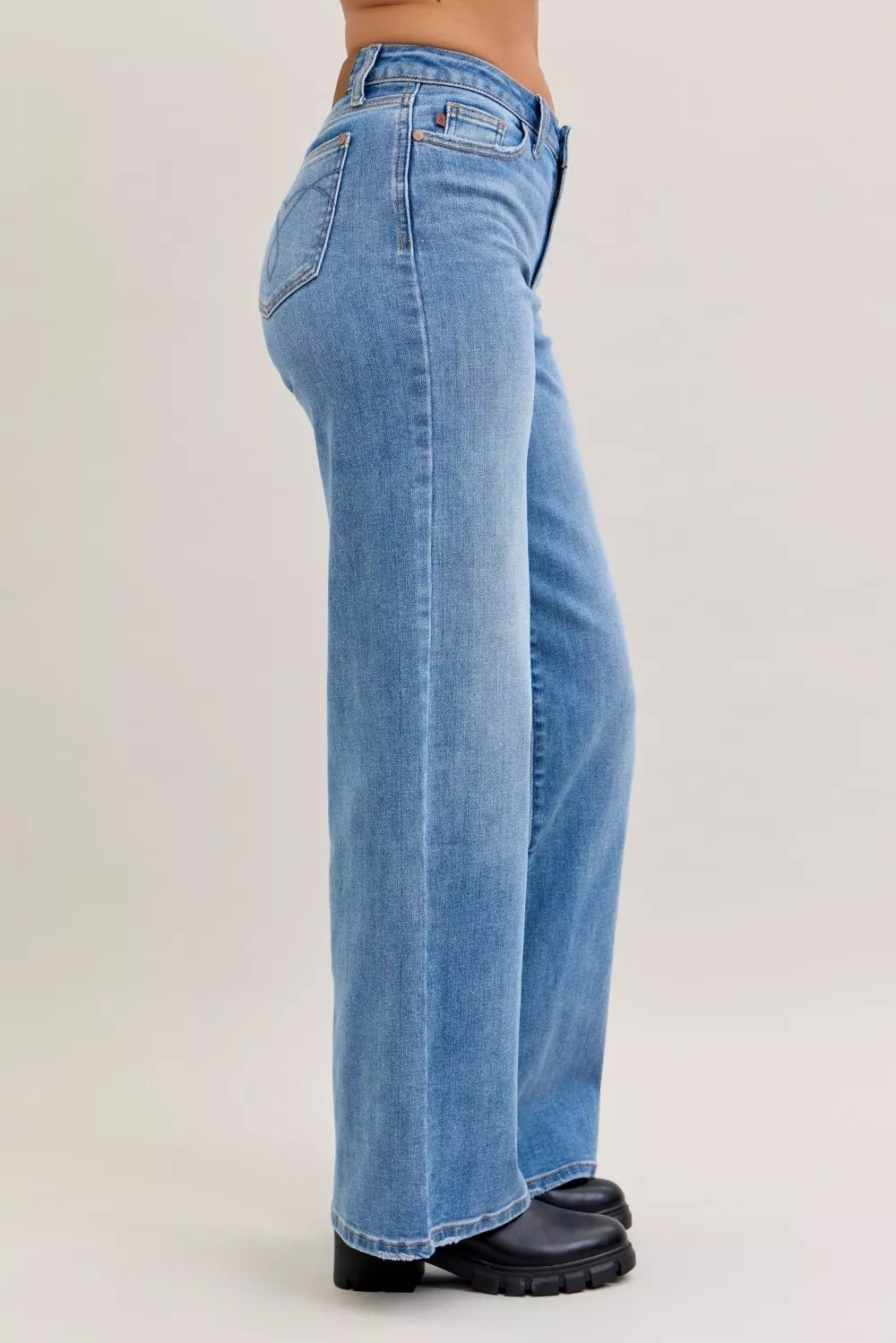 Judy Blue Mid Rise Retro Wide Leg Jeans - FELLAURA