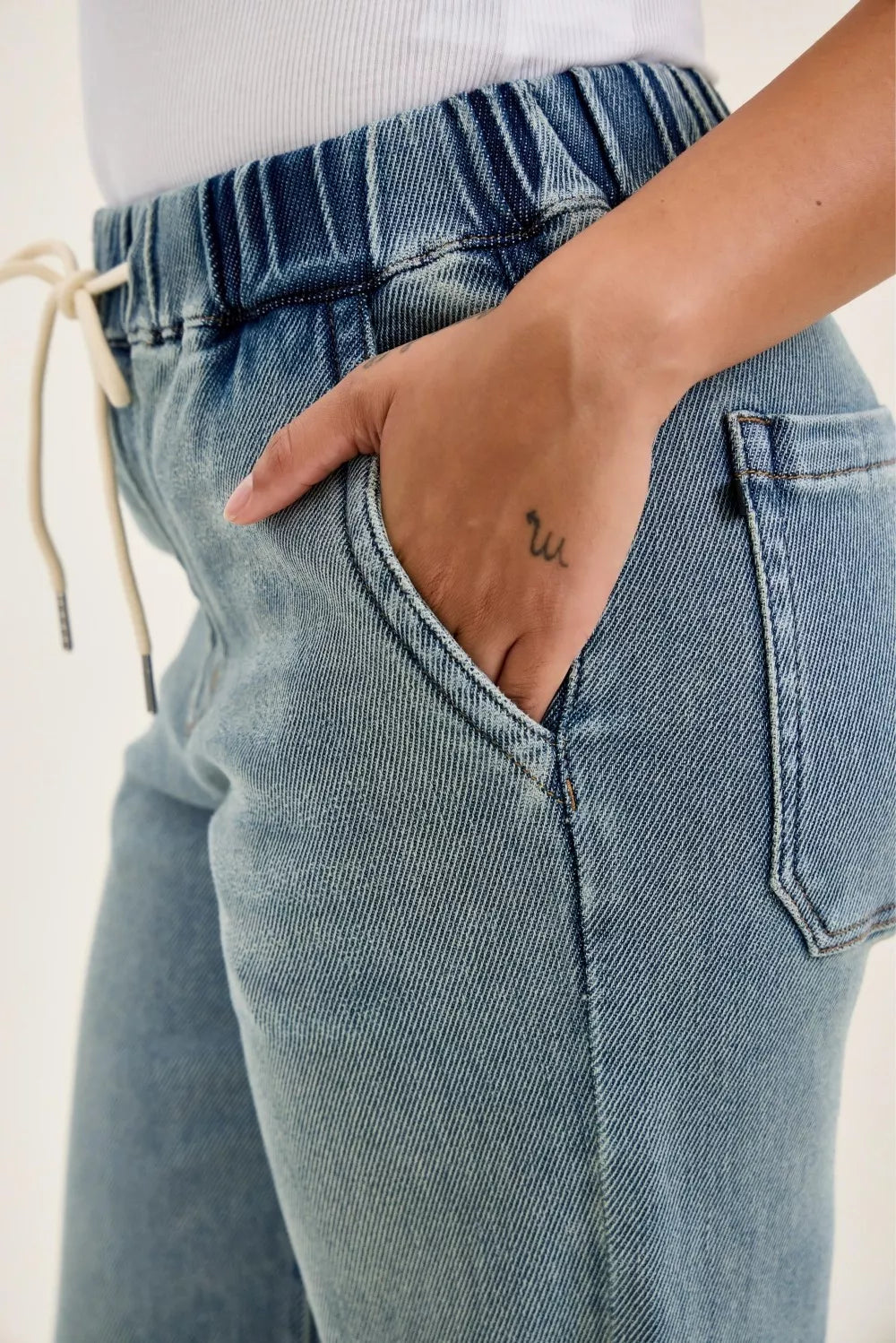 Judy Blue Hight Waist Wilhelmina Baggy Jeans with Md Aged Stone Blue Wash - FELLAURA